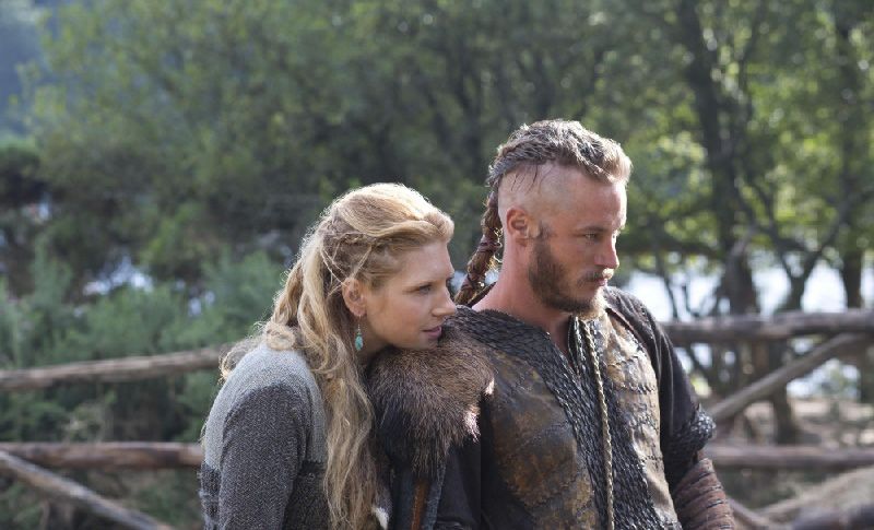 Bild Zu Katheryn Winnick Vikings Bild Travis Fimmel Katheryn