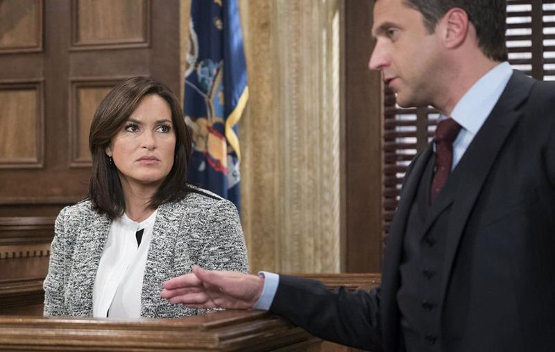 Law Order Special Victims Unit Bild Mariska Hargitay Raul Esparza