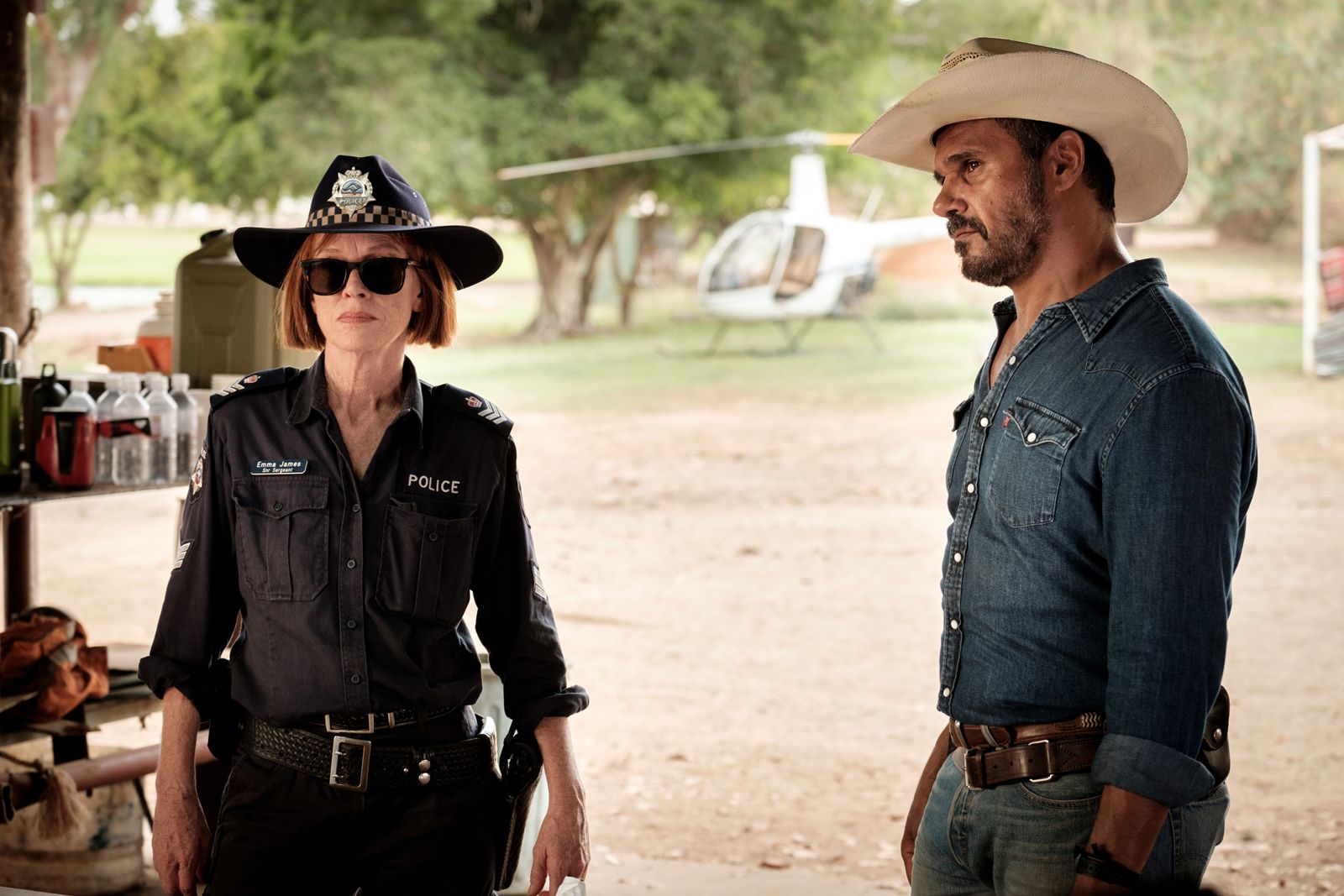 Bild Zu Aaron Pedersen Mystery Road Verschwunden Im Outback Bild