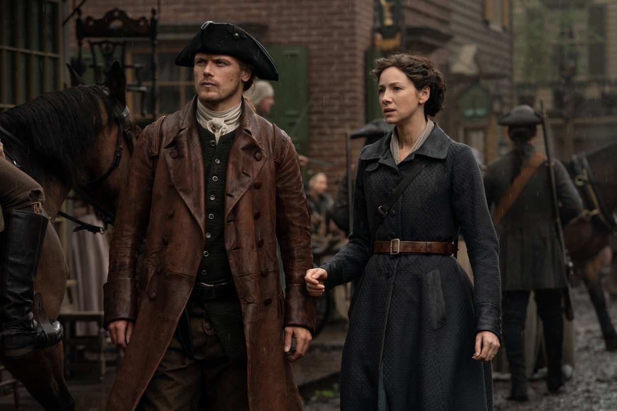 Outlander: Bild Caitriona Balfe, Sam Heughan - 11 Von 349 - FILMSTARTS.de