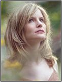 Jennifer Jason Leigh