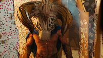 Ein Minotaurus im Papp-Labyrinth: Deutscher Trailer zur surrealen Komödie "Dave Made A Maze" Ein Minotaurus im Papp-Labyrinth: Deutscher Trailer zur surrealen Komödie "Dave Made A Maze"