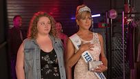 Netflix-Comedy mit Jennifer Aniston: Im Trailer zu "Dumplin'" dreht sich alles um wahre Schönheit Netflix-Comedy mit Jennifer Aniston: Im Trailer zu "Dumplin'" dreht sich alles um wahre Schönheit