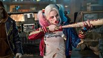 "Birds Of Prey": Auf dem Poster ist Margot Robbie von lauter schrägen Vögeln umgeben "Birds Of Prey": Auf dem Poster ist Margot Robbie von lauter schrägen Vögeln umgeben