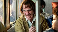 "Joker": Joaquin Phoenix trainierte sich unterschiedliche Arten des Lachens an "Joker": Joaquin Phoenix trainierte sich unterschiedliche Arten des Lachens an