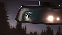 Der Albtraum aller Autofahrer: Trailer zum intensiven Serienkiller-Horror "Alone" Der Albtraum aller Autofahrer: Trailer zum intensiven Serienkiller-Horror "Alone"