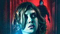 "Scream" mit Smartphones: Im Trailer zum Horror-Slasher "Initiation" nutzt der Killer eine besonders fiese Mordwaffe "Scream" mit Smartphones: Im Trailer zum Horror-Slasher "Initiation" nutzt der Killer eine besonders fiese Mordwaffe