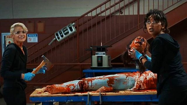 Tragedy Girls Trailer OV