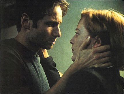 Akte X - Der Film : Bild David Duchovny, Gillian Anderson, <b>Rob Bowman</b> - 042843_ph11