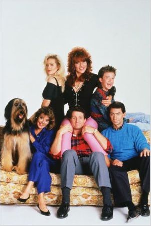 Eine Schrecklich Nette Familie Bild 8 Von 8 Mit Amanda Bearse Und