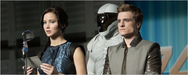 Jennifer Lawrence in stolzer Pose auf neuem deutschen Poster zu "Die Tribute von Panem 2 - Catching Fire"