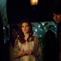 Bilder Phoebe Tonkin