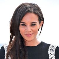 Bilder Hannah John-Kamen