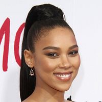 Bilder Alexandra Shipp
