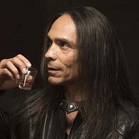 Bilder Zahn McClarnon