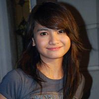 Bilder Acha Septriasa