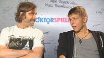 Bild von FILMSTARTS-Interview zu "Doktorspiele" mit Marco Petry, Merlin Rose, Oliver Korittke, Max von der Groeben und Lisa Vicari