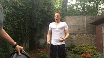 Bild von Tom Hiddleston Ice Bucket Challenge