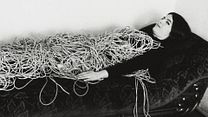 Bild von Tracing the Rope: Eva Hesse Trailer DF