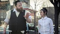 Bild von Menashe Trailer OmU