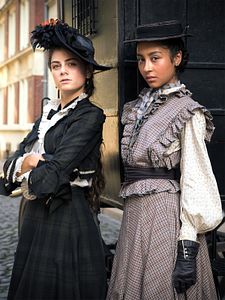Poster der Serie Dolly Staffel 1
