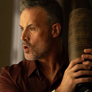 Bilder The Girl In The Pool