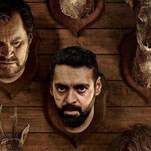 Bilder Hunters On A White Field