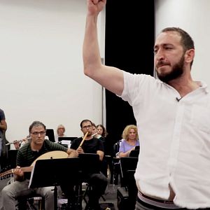 Bilder Das Orchester – That Orchestra With The Broken Instruments