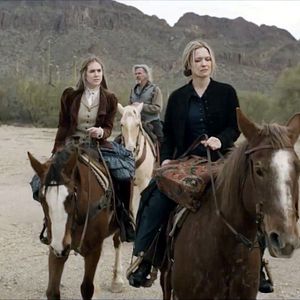 Bilder Among Wolves - Geächtet und gefürchtet