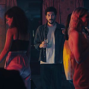 Bilder The End We Start From