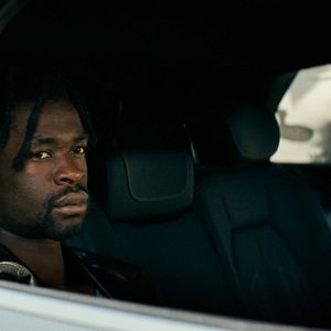 Bilder More Than Strangers