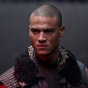 Bilder Ugly – Verlier nicht dein Gesicht