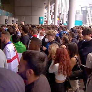 Bilder Das Euro-Finale: Angriff auf Wembley