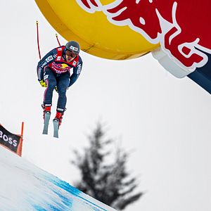 Bilder Downhill Skiers - Ain't No Mountain Steep Enough