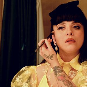 Bilder In Liebe, Mon Laferte