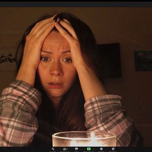 Bilder Host - Something Dark Has Joined The Meeting