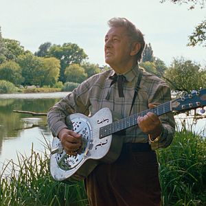 Bilder The Loneliest Man In Town