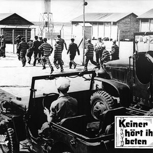 Bilder Keiner hört ihn beten