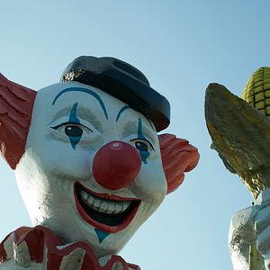 Bilder Clown In A Cornfield