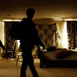 Bilder Private Property - Somebody's Always Watching