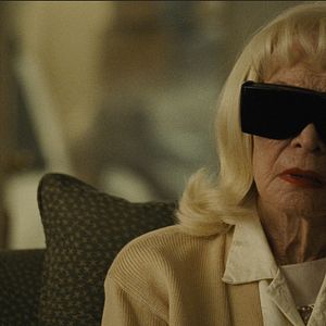 Bilder Mother, Couch