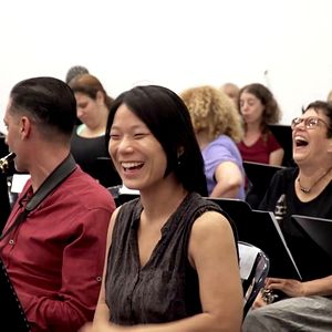 Bilder Das Orchester – That Orchestra With The Broken Instruments