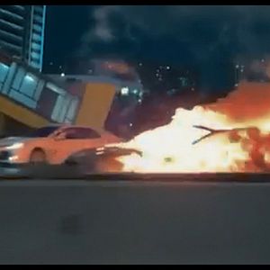 Bilder Elon Musk Uncovered: Das Tesla- Experiment