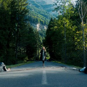 Bilder Sew Torn - Fäden des Verbrechens