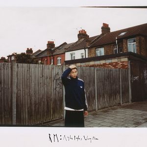 Bilder RM: Right People, Wrong Place