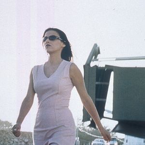 Bilder Göttliche Intervention - Eine Chronik von Liebe und Schmerz