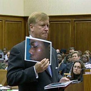 Bilder Ein Mörder nach Maß