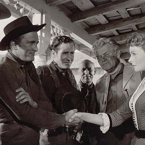 Bilder Mit stahlharter Faust