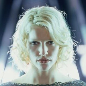 Bilder Tricia Helfer