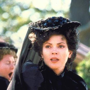 Raven - Die Unsterbliche - TV-Serie 1998 - FILMSTARTS.de